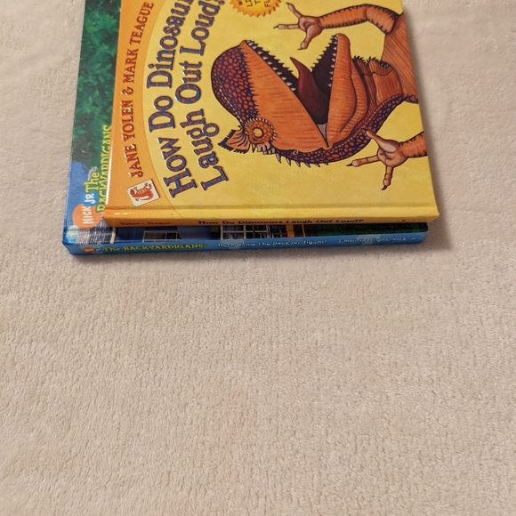 5/$20🩵 Two Children's Books - Picture 11 of 12